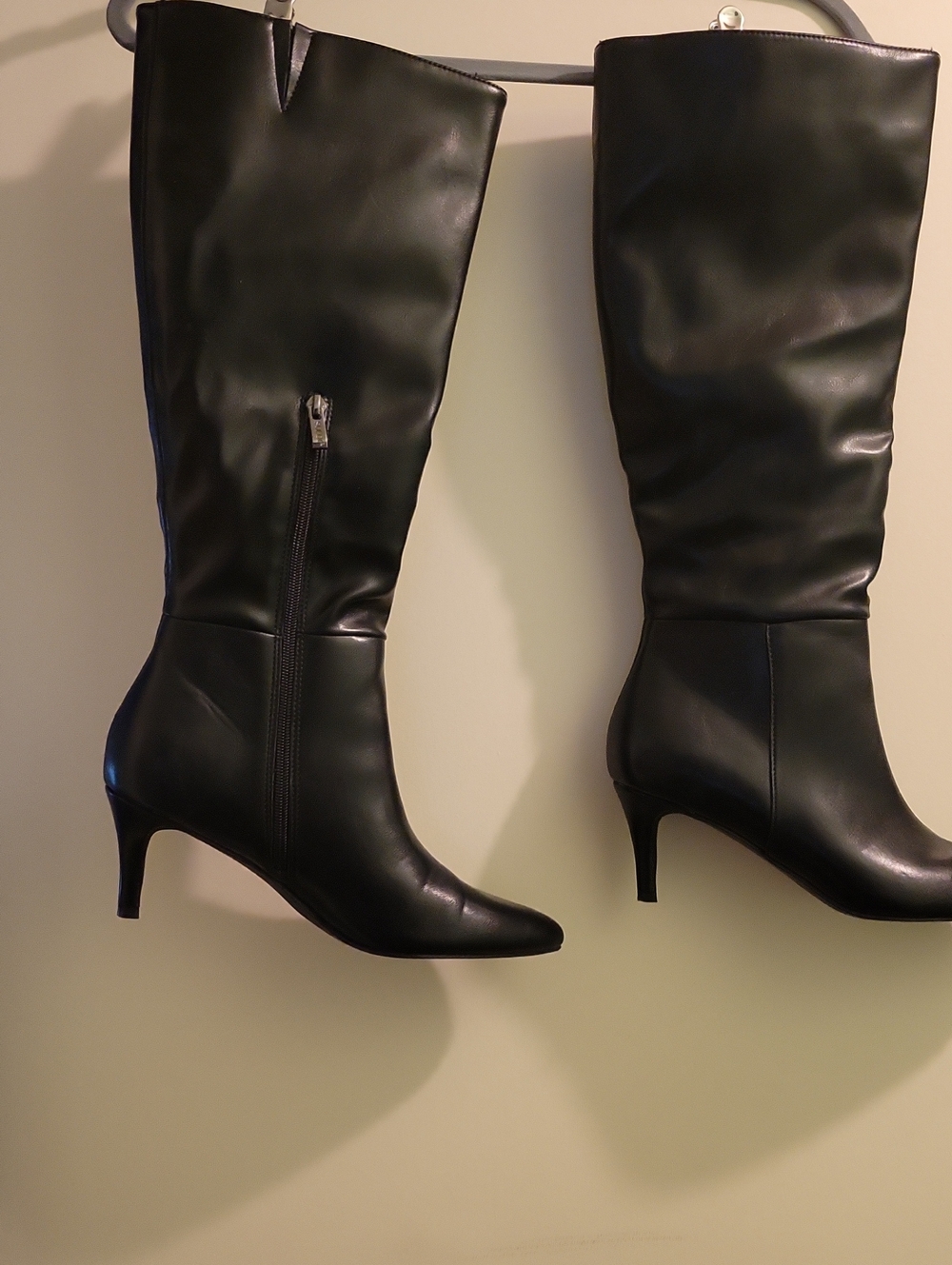 Black Knee-High Leatherette Boots with Side Zip